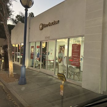 <b>Los Angeles,</b> 90046